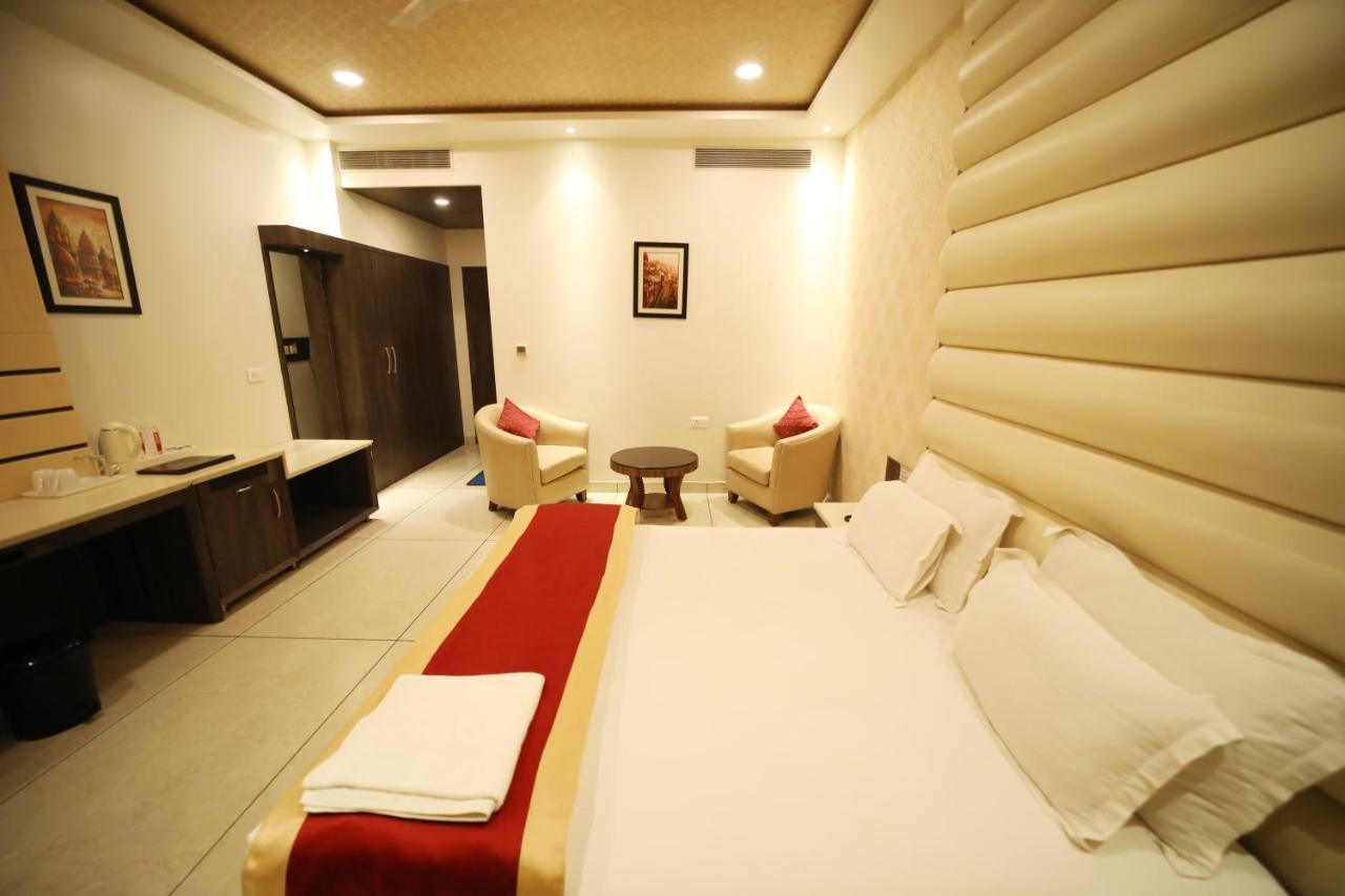 Hotel Panchsheel Ayodhya Esterno foto