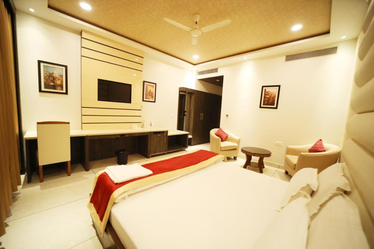 Hotel Panchsheel Ayodhya Esterno foto