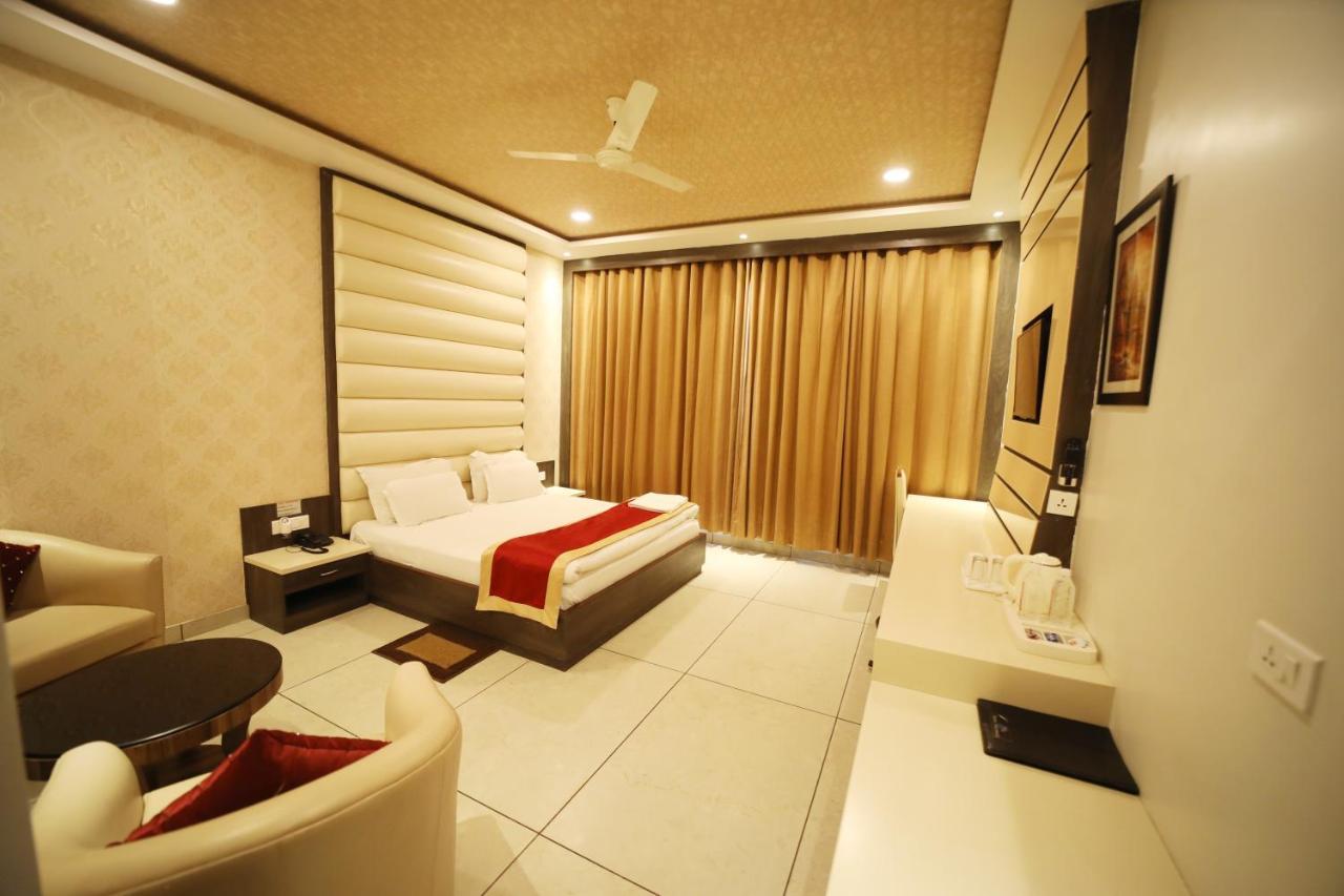 Hotel Panchsheel Ayodhya Esterno foto