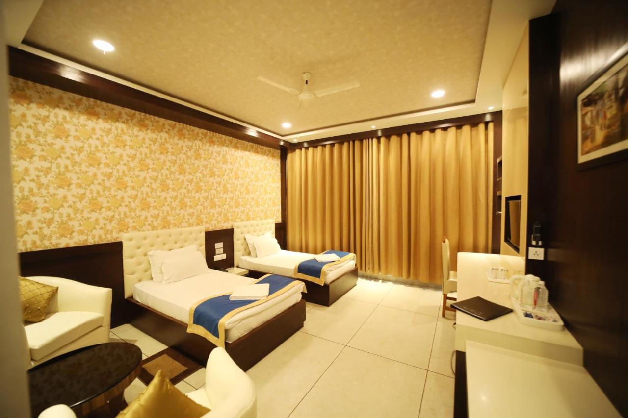Hotel Panchsheel Ayodhya Esterno foto
