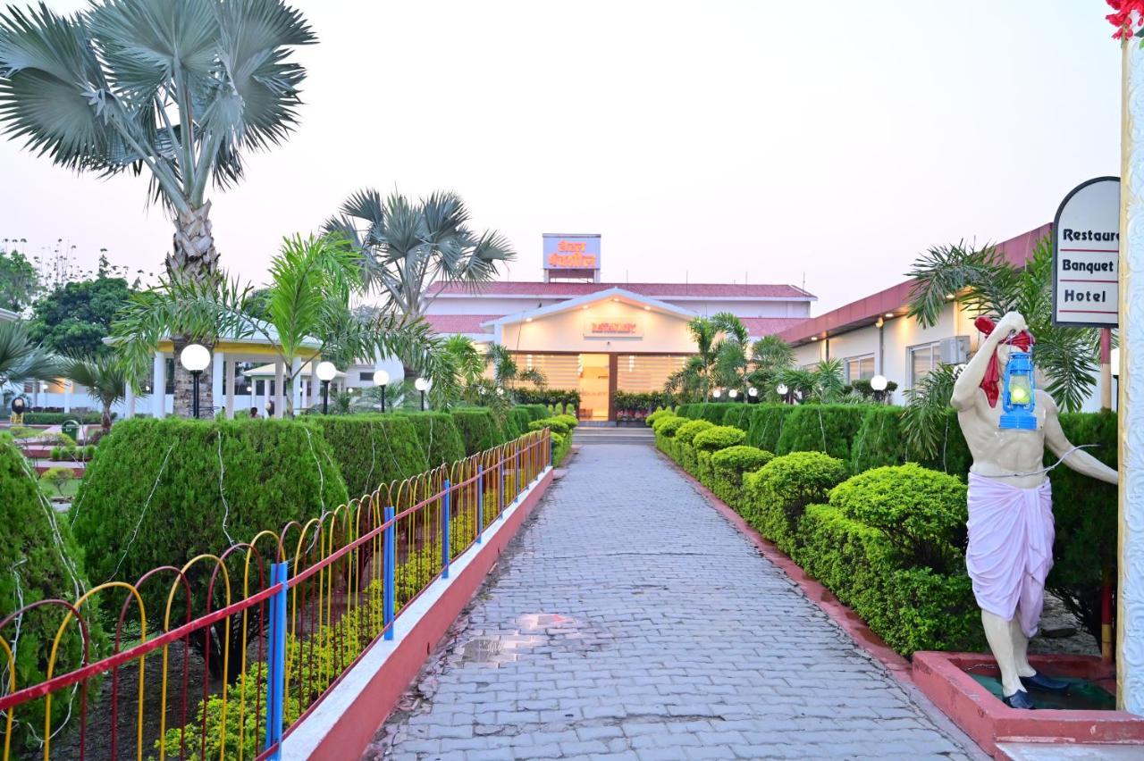 Hotel Panchsheel Ayodhya Esterno foto