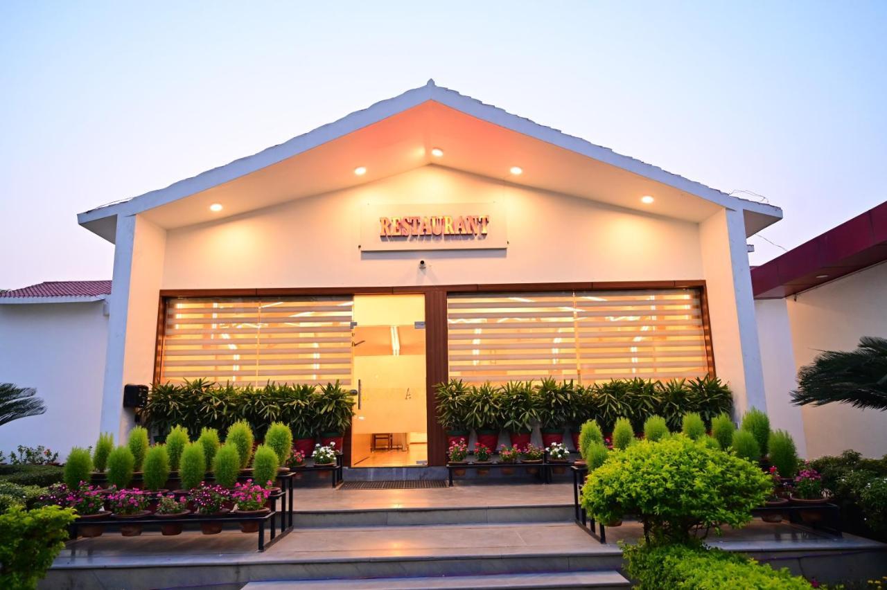 Hotel Panchsheel Ayodhya Esterno foto